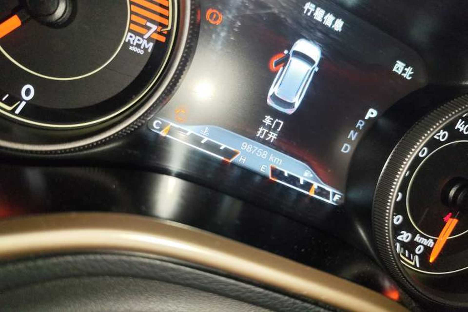 Used Jeep Cherokee 2017 2.0L Superior Edition Odometer Close Up