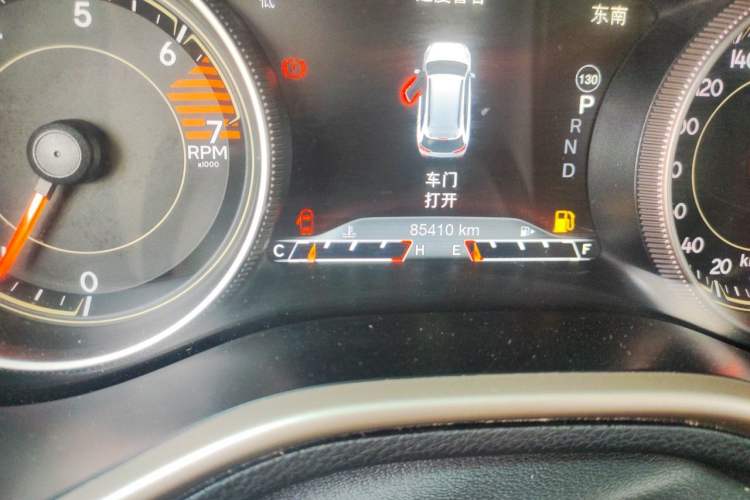 Used Jeep Cherokee 2017 2.0L Superior Edition Odometer Close Up