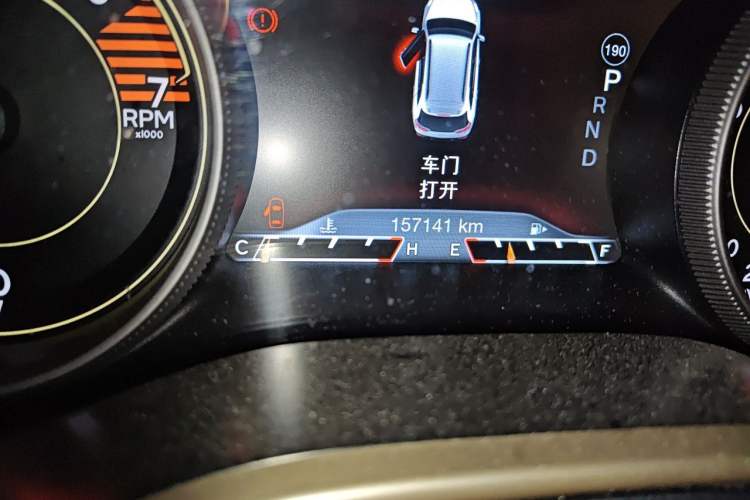 Used Jeep Cherokee 2017 2.0L Superior Edition Odometer Close Up