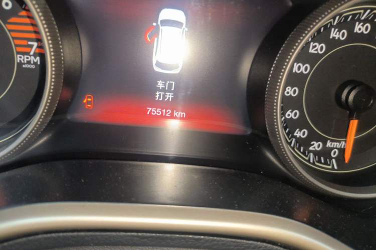 Used Jeep Cherokee 2017 2.0L Superior Edition Odometer Close Up