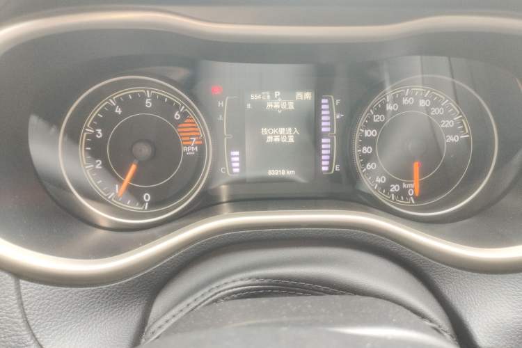 Used Jeep Cherokee 2017 2.4L Leading Edition Odometer Close Up