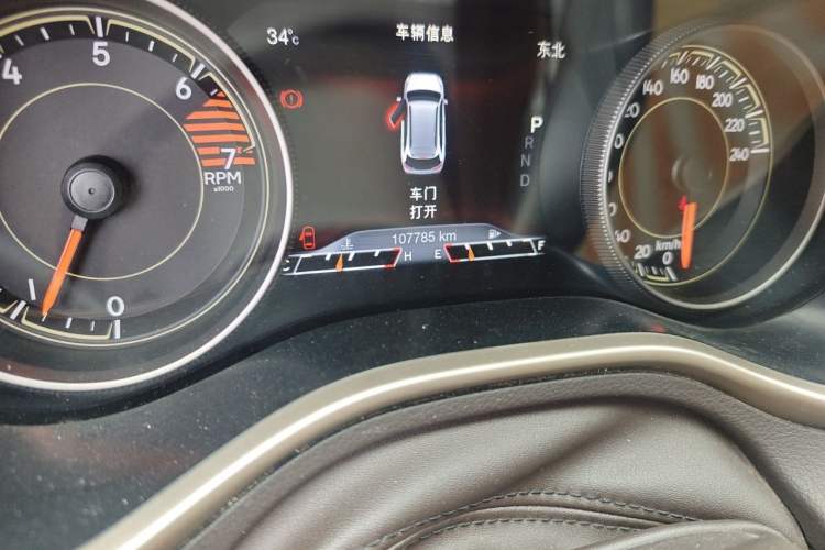 Used Jeep Cherokee 2017 2.0L Superior Edition Odometer Close Up