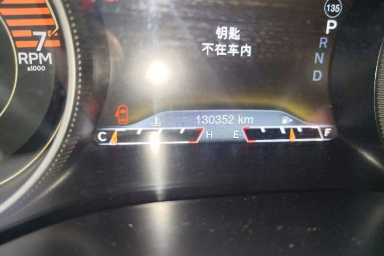 Used Jeep Cherokee 2017 2.0L Superior Edition Odometer Close Up