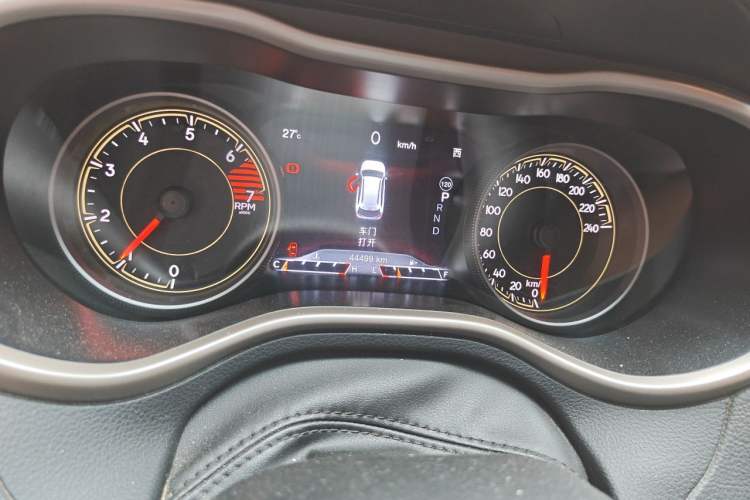 Used Jeep Cherokee 2017 2.0L Superior Edition Odometer Close Up