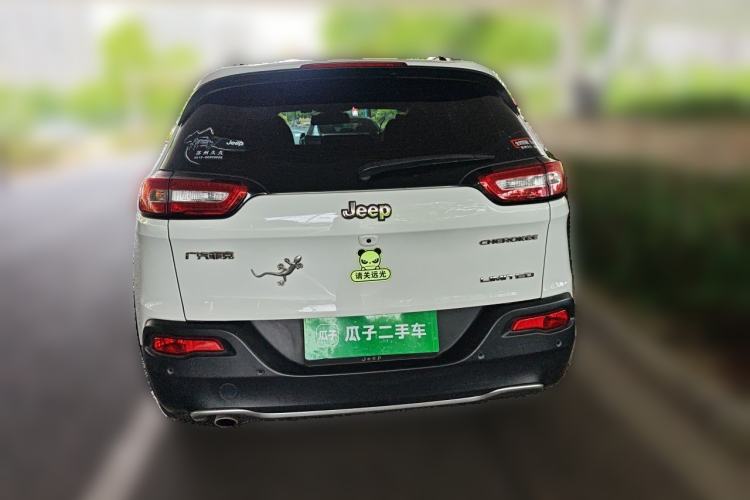Used Jeep Cherokee 2017 2.0L Superior Edition Rear