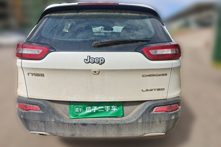 Used Jeep Cherokee 2017 2.0L Superior Edition Rear