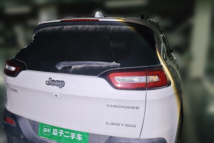 Used Jeep Cherokee 2017 2.0L Superior Edition Rear