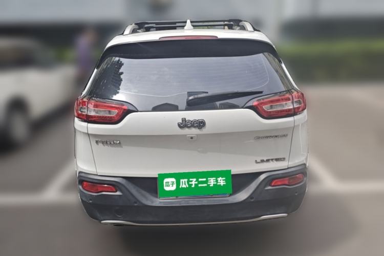Used Jeep Cherokee 2017 2.0L Superior Edition Rear