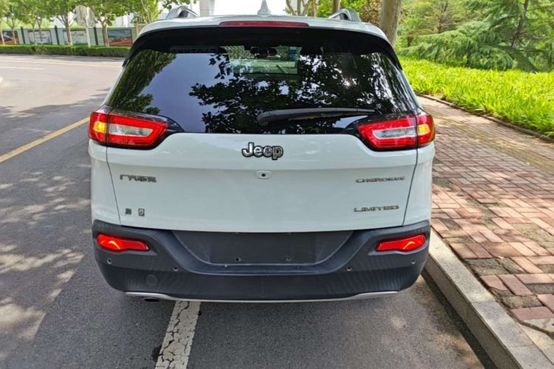 Used Jeep Cherokee 2017 2.0L Superior Edition Rear