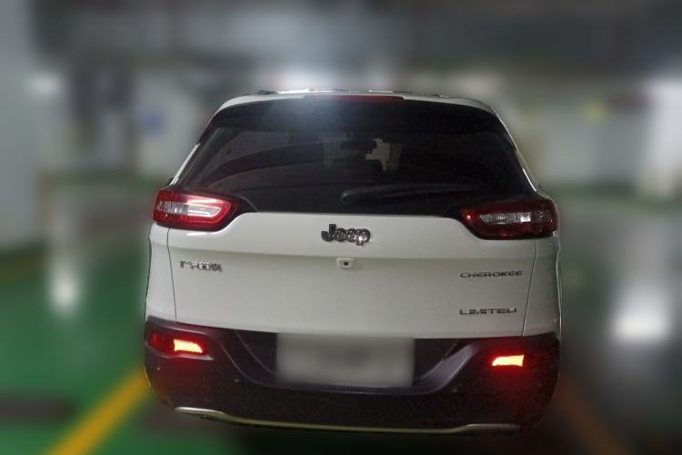 Used Jeep Cherokee 2017 2.0L Superior Edition Rear