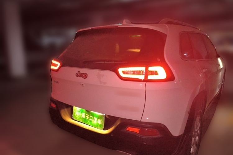 Used Jeep Cherokee 2017 2.0L Superior Edition Rear