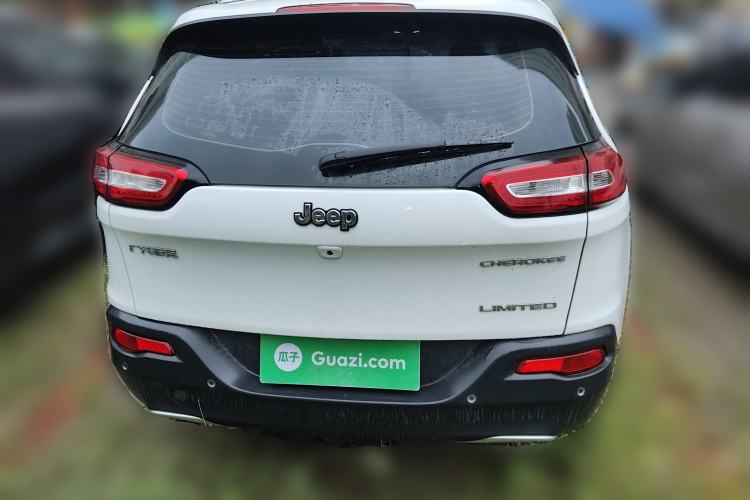 Used Jeep Cherokee 2017 2.0L Superior Edition Rear