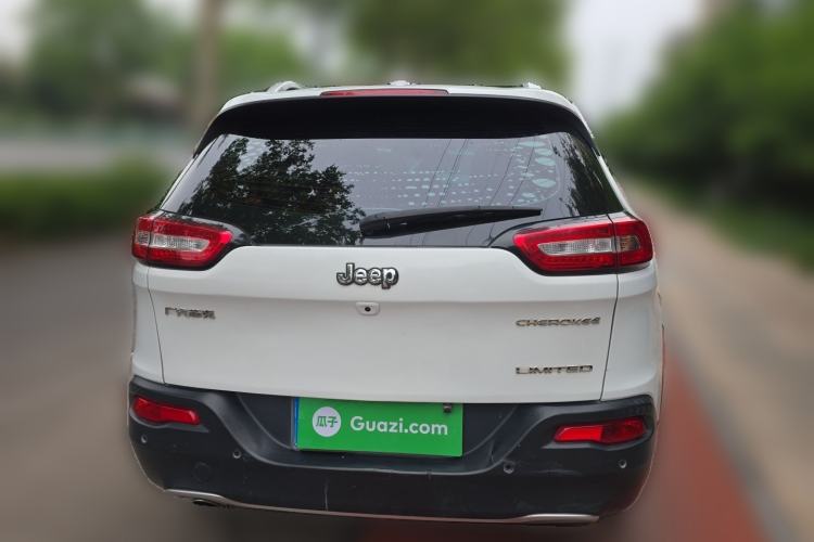 Used Jeep Cherokee 2017 2.0L Superior Edition Rear