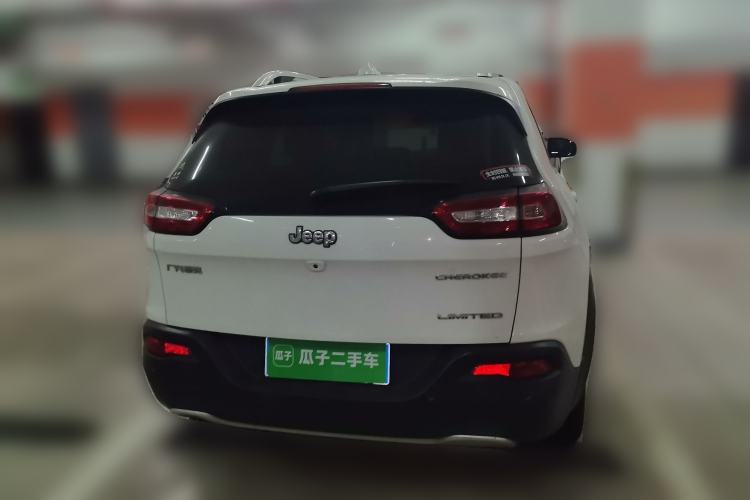 Used Jeep Cherokee 2017 2.0L Superior Edition Rear