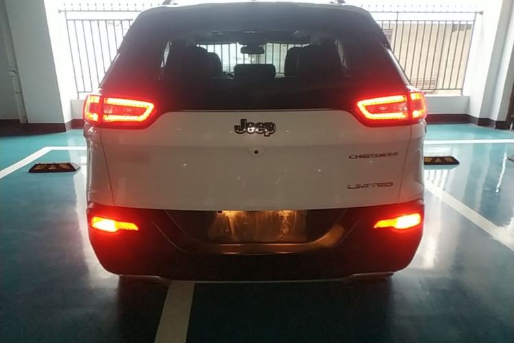 Used Jeep Cherokee 2017 2.4L Leading Edition Rear