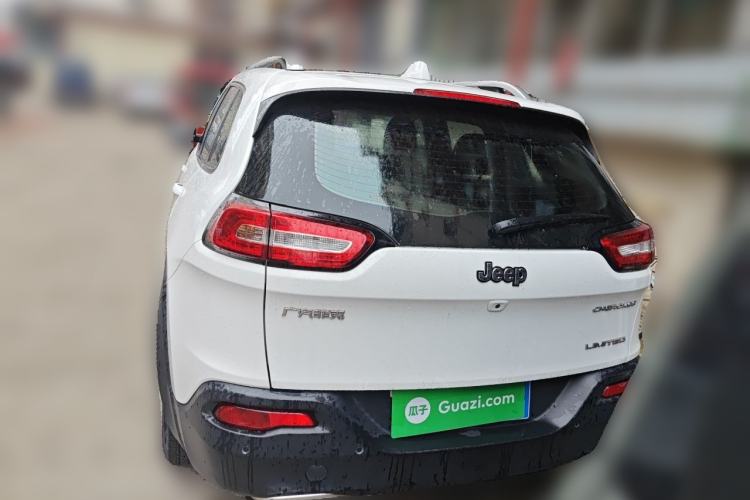 Used Jeep Cherokee 2017 2.0L Superior Edition Rear