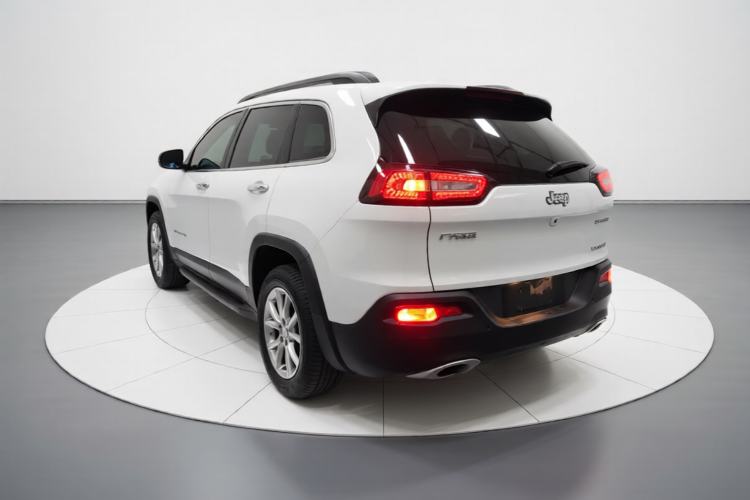 Used Jeep Cherokee 2017 2.0L Superior Edition Rear Left 45 Deg