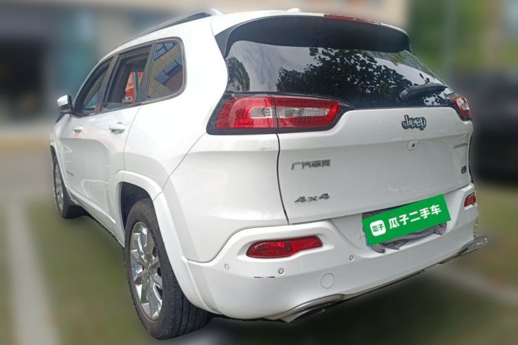 Used Jeep Cherokee 2017 2.4L Superior Edition Rear Left 45 Deg