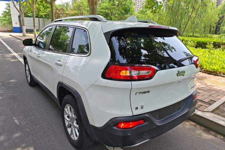 Used Jeep Cherokee 2017 2.0L Superior Edition Rear Left 45 Deg