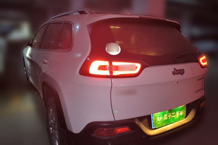 Used Jeep Cherokee 2017 2.0L Superior Edition Rear Left 45 Deg