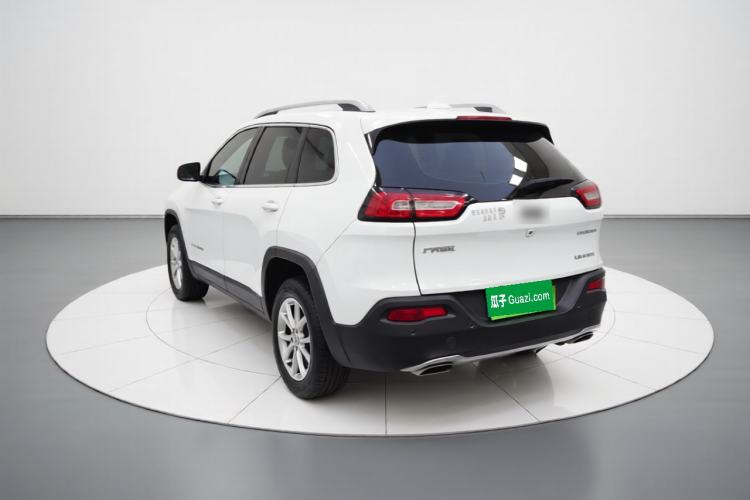 Used Jeep Cherokee 2017 2.4L Leading Edition Rear Left 45 Deg