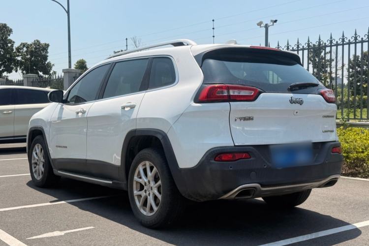 Used Jeep Cherokee 2017 2.4L Leading Smart Edition Rear Left 45 Deg