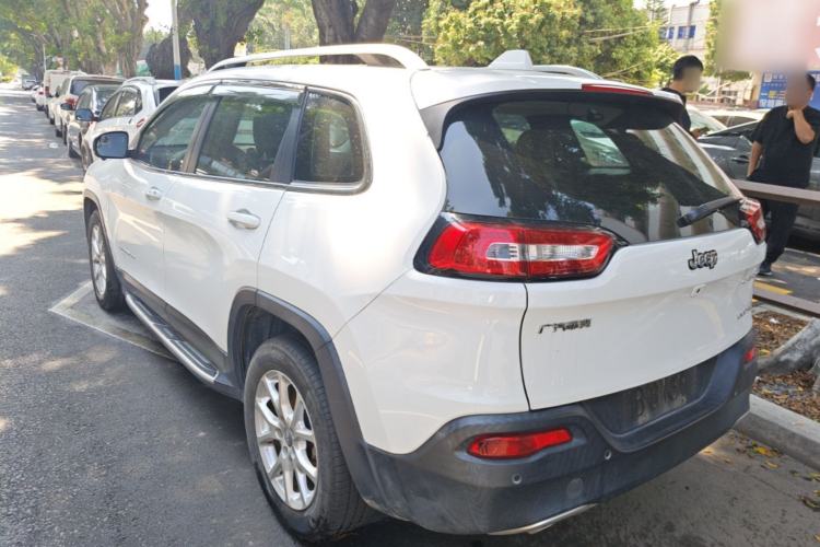 Used Jeep Cherokee 2017 2.0L Superior Edition Rear Left 45 Deg
