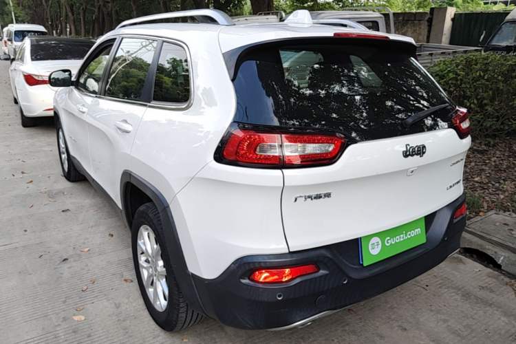 Used Jeep Cherokee 2017 2.0L Superior Edition Rear Left 45 Deg
