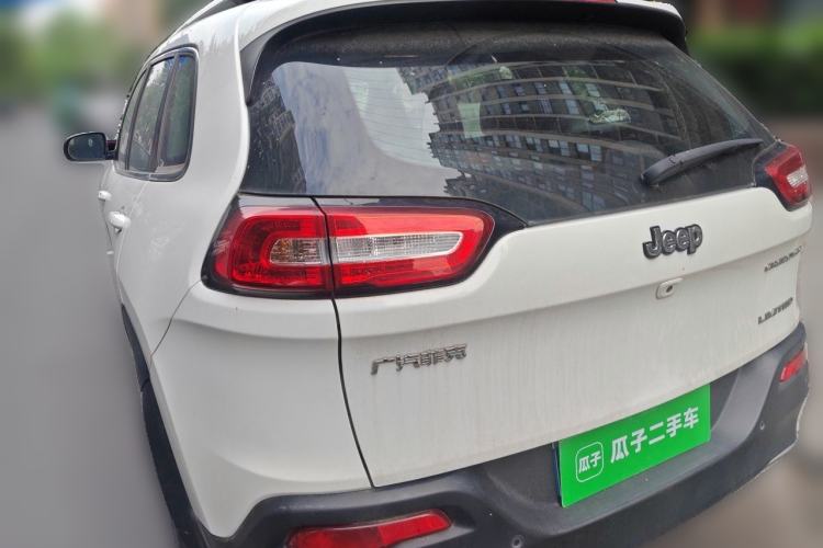 Used Jeep Cherokee 2017 2.0L Superior Edition Rear Left 45 Deg