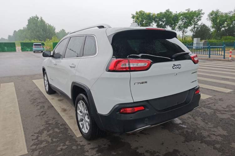 Used Jeep Cherokee 2017 2.0L Superior Edition Rear Left 45 Deg
