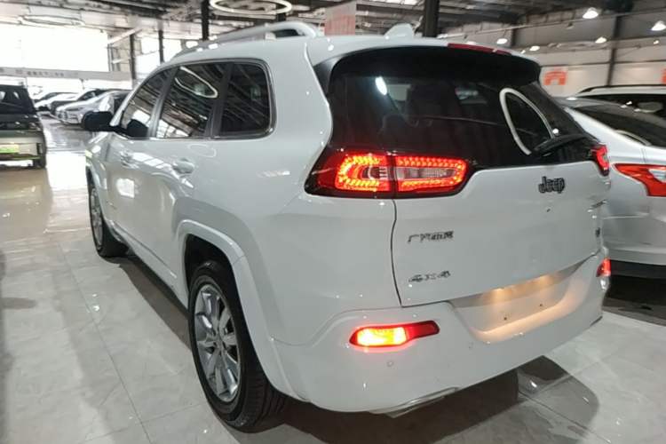 Used Jeep Cherokee 2017 2.4L Professional Smart Edition Rear Left 45 Deg