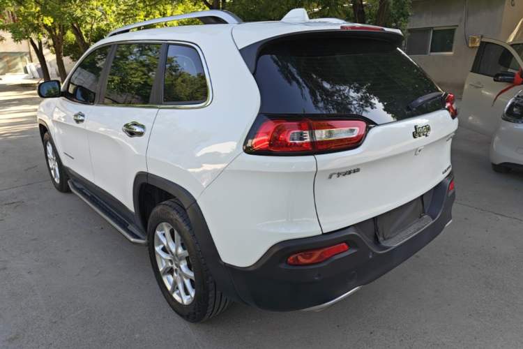 Used Jeep Cherokee 2017 2.4L Leading Edition Rear Left 45 Deg