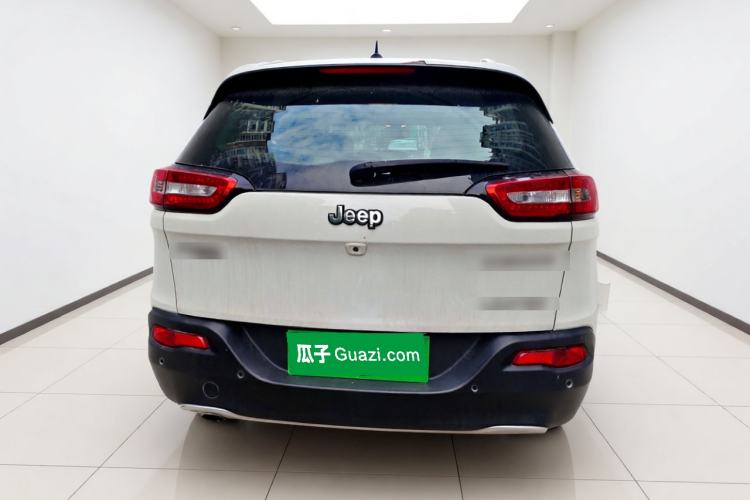 Used Jeep Cherokee 2017 2.0L Superior Edition Rear