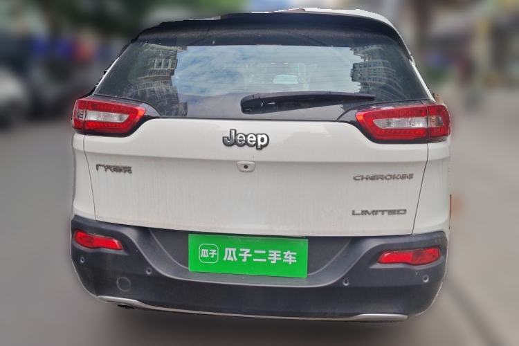 Used Jeep Cherokee 2017 2.0L Superior Edition Rear