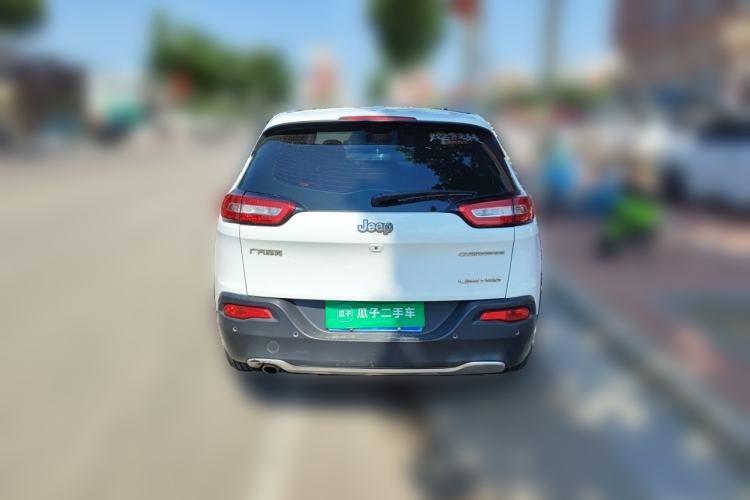 Used Jeep Cherokee 2017 2.0L Superior Edition Rear