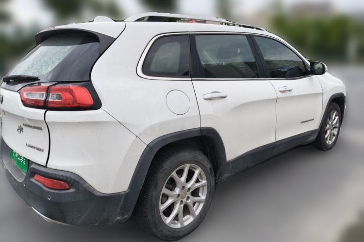 Used Jeep Cherokee 2017 2.4L Leading Smart Edition Rear Right 45 Deg