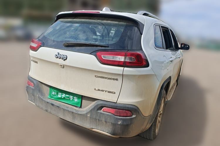Used Jeep Cherokee 2017 2.0L Superior Edition Rear Right 45 Deg