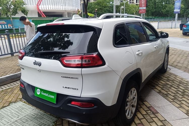 Used Jeep Cherokee 2017 2.0L Superior Edition Rear Right 45 Deg