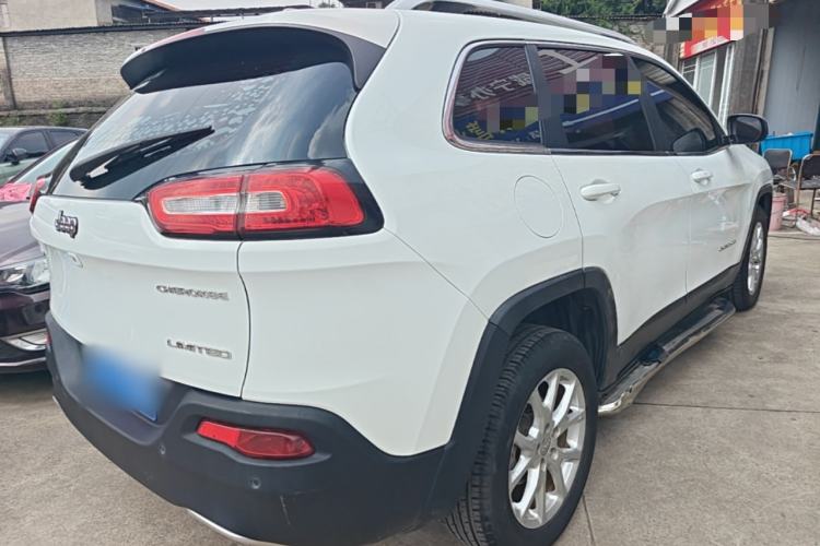 Used Jeep Cherokee 2017 2.0L Superior Edition Rear Right 45 Deg