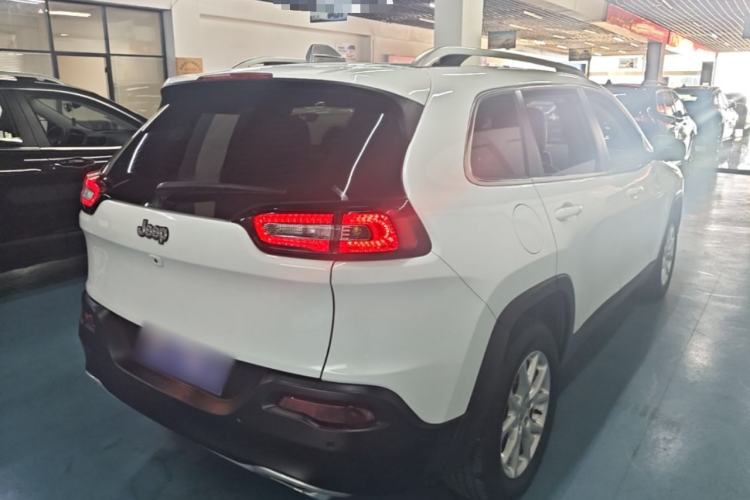 Used Jeep Cherokee 2017 2.4L Leading Smart Edition Rear Right 45 Deg