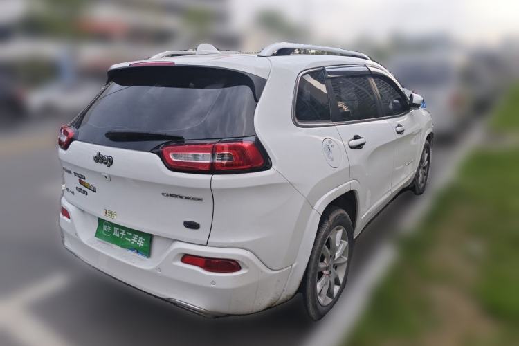 Used Jeep Cherokee 2017 2.4L Professional Smart Edition Rear Right 45 Deg
