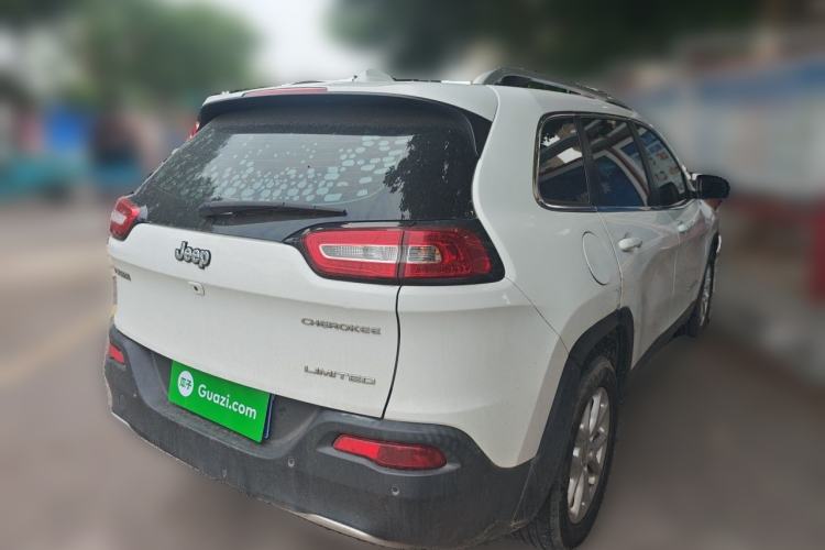 Used Jeep Cherokee 2017 2.0L Superior Edition Rear Right 45 Deg