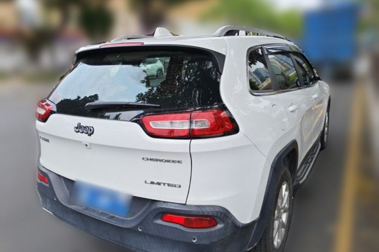 Used Jeep Cherokee 2017 2.0L Superior Edition Rear Right 45 Deg