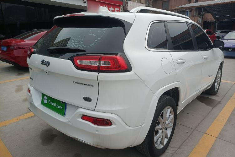 Used Jeep Cherokee 2017 2.4L Professional Smart Edition Rear Right 45 Deg
