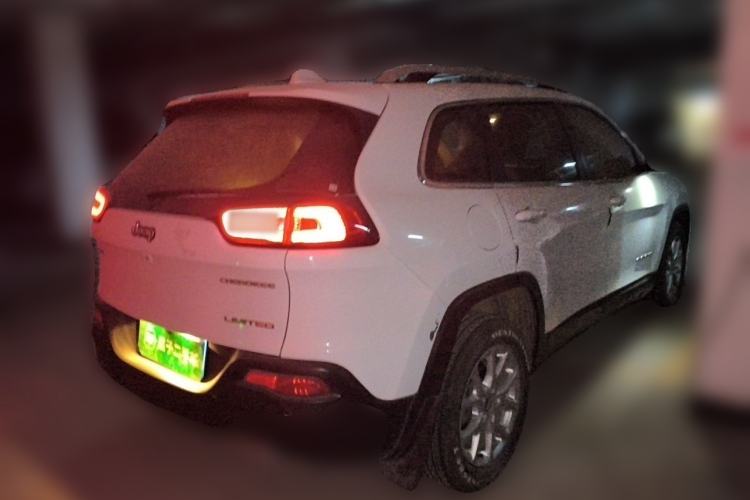 Used Jeep Cherokee 2017 2.0L Superior Edition Rear Right 45 Deg