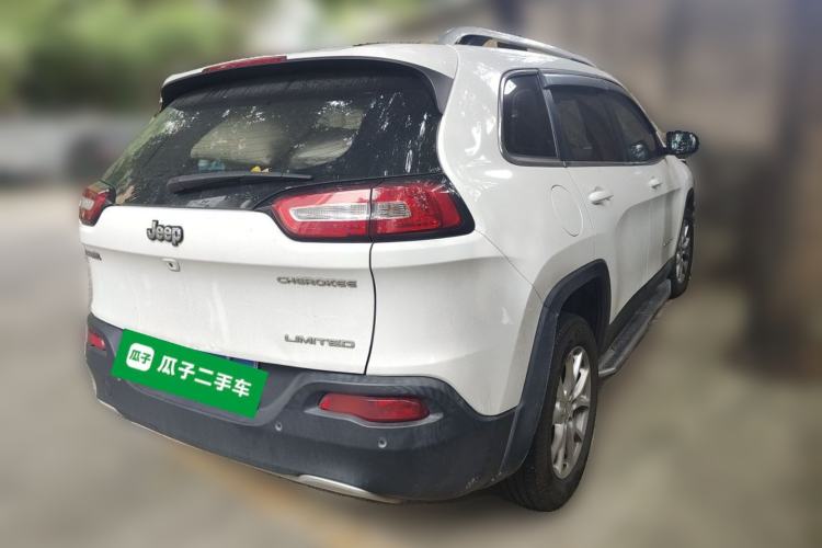 Used Jeep Cherokee 2017 2.0L Superior Edition Rear Right 45 Deg