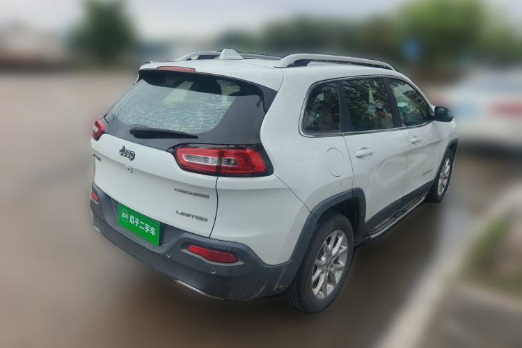 Used Jeep Cherokee 2017 2.0L Superior Edition Rear Right 45 Deg