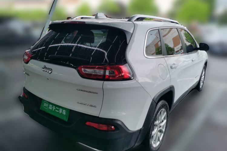 Used Jeep Cherokee 2017 2.0L Superior Edition Rear Right 45 Deg