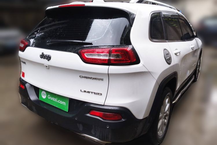 Used Jeep Cherokee 2017 2.4L Leading Edition Rear Right 45 Deg