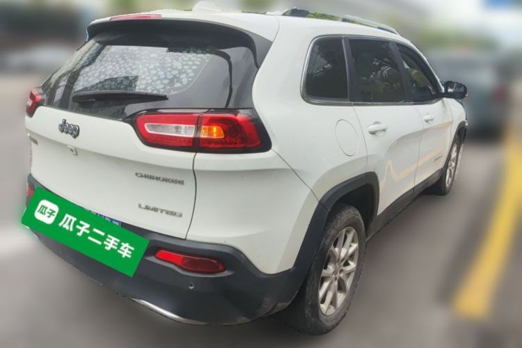 Used Jeep Cherokee 2017 2.0L Superior Edition Rear Right 45 Deg